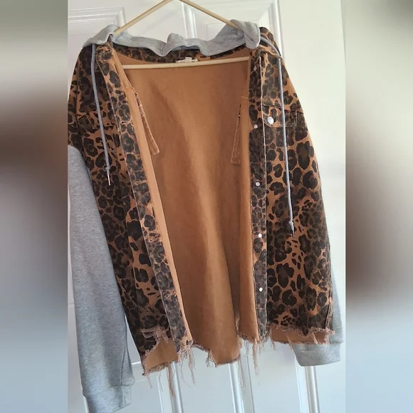 Leopard Print Denim Jacket with Gray Sleeves - Picture 8 of 10